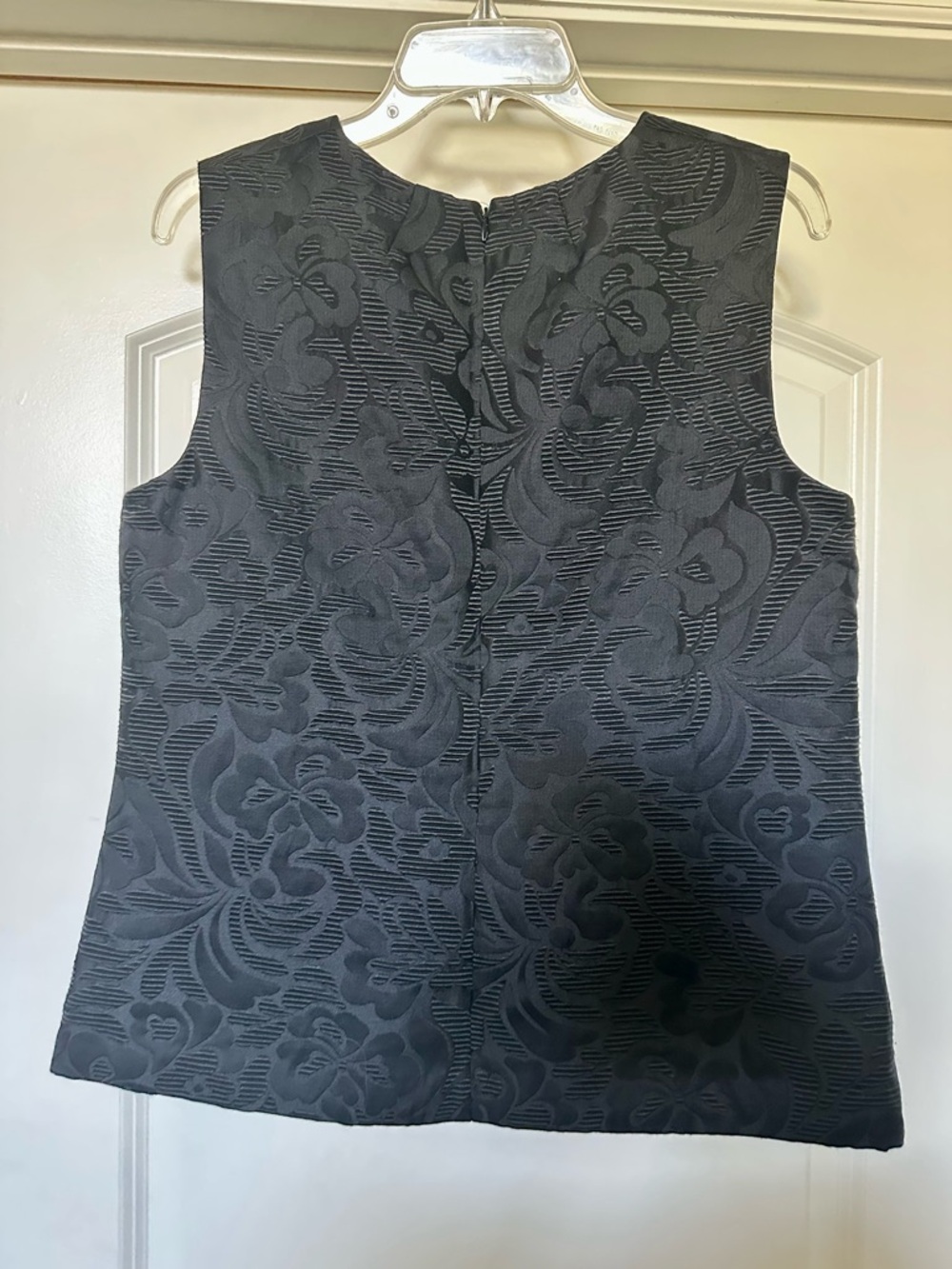 Theory - Sleeveless Scoop Neck Lined Textured Top - NWOT - Picture 3 of 4